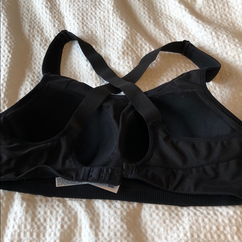 Victoria’s Secret Padded Sports Bra adjustable - Picture 2 of 4